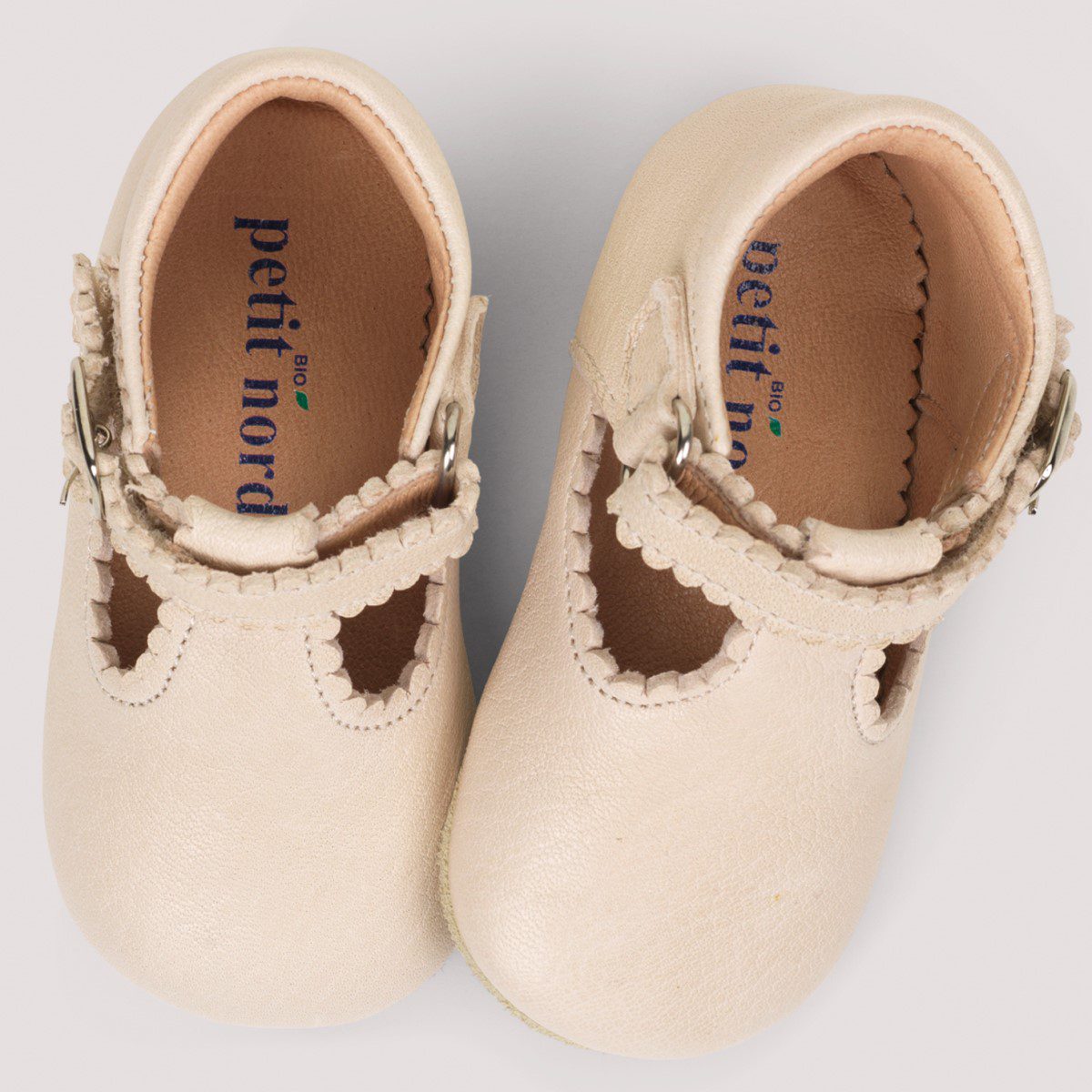 Baby Scallop T-Bar | Cream
