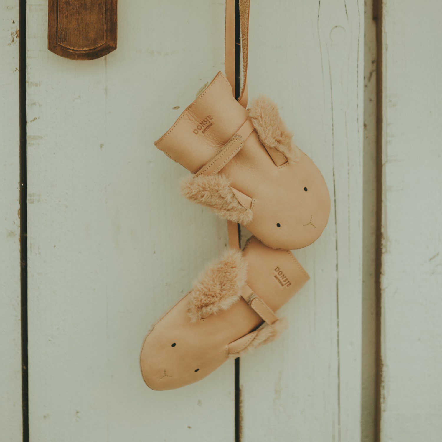 Kapi Exclusive Mittens | Winter Bunny | Light Rust Leather