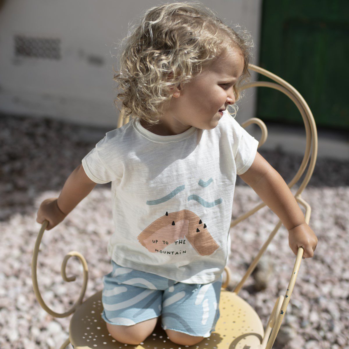 Mountain T-Shirt & Wind Shorts