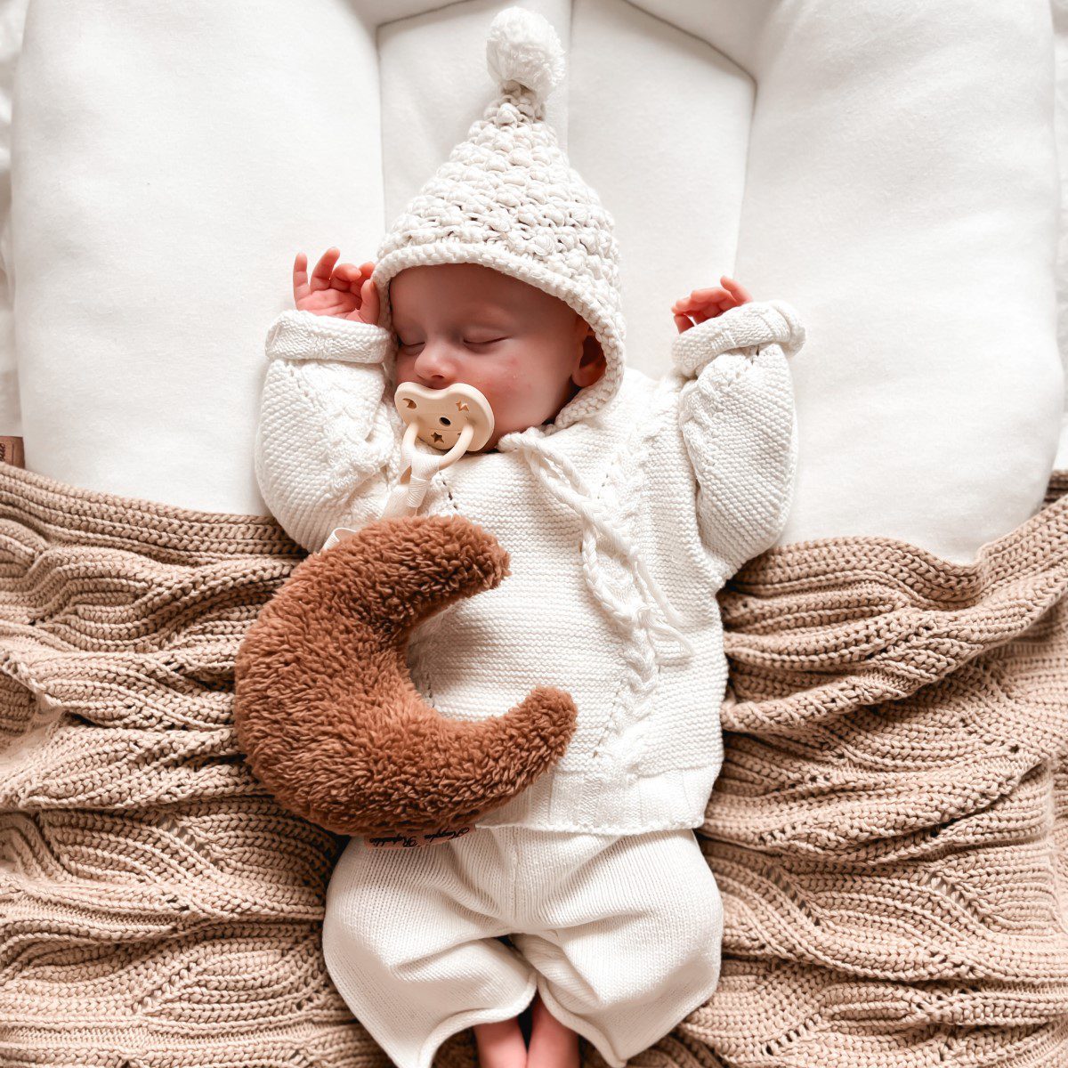 0+ Months Natural Rubber Pacifier Symmetrical | Milky White