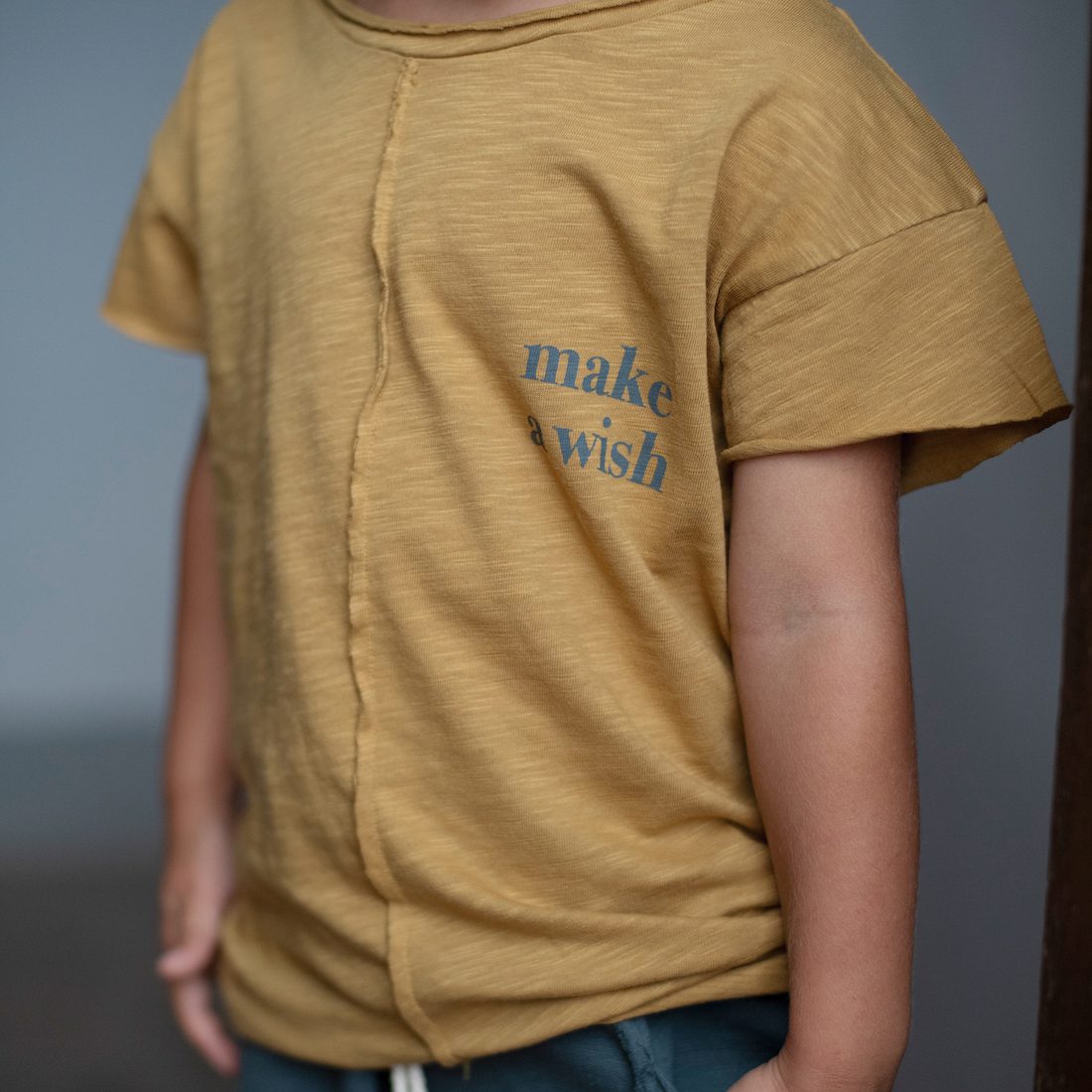 Wish T-Shirt Ocher & Shorts Nico Baltic